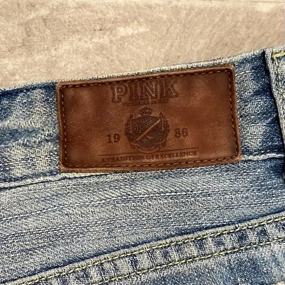 PINK Victoria’s Secret Denim Distressed Shorts Size 4 - Picture 3 of 4
